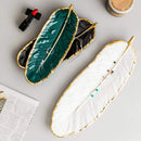 Large leaves minimalist white