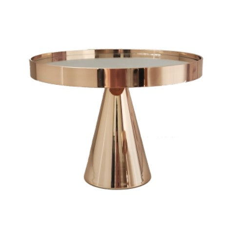 European-style golden cake stand